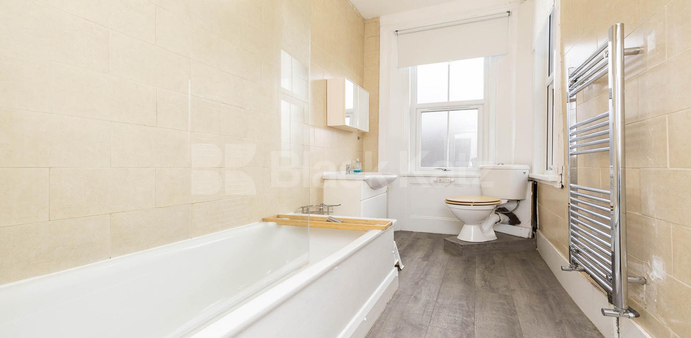 			NEW INSTRUCTION! , 3 Bedroom, 1 bath, 1 reception Flat			 Hungerford Road, CALEDONIAN ROAD 